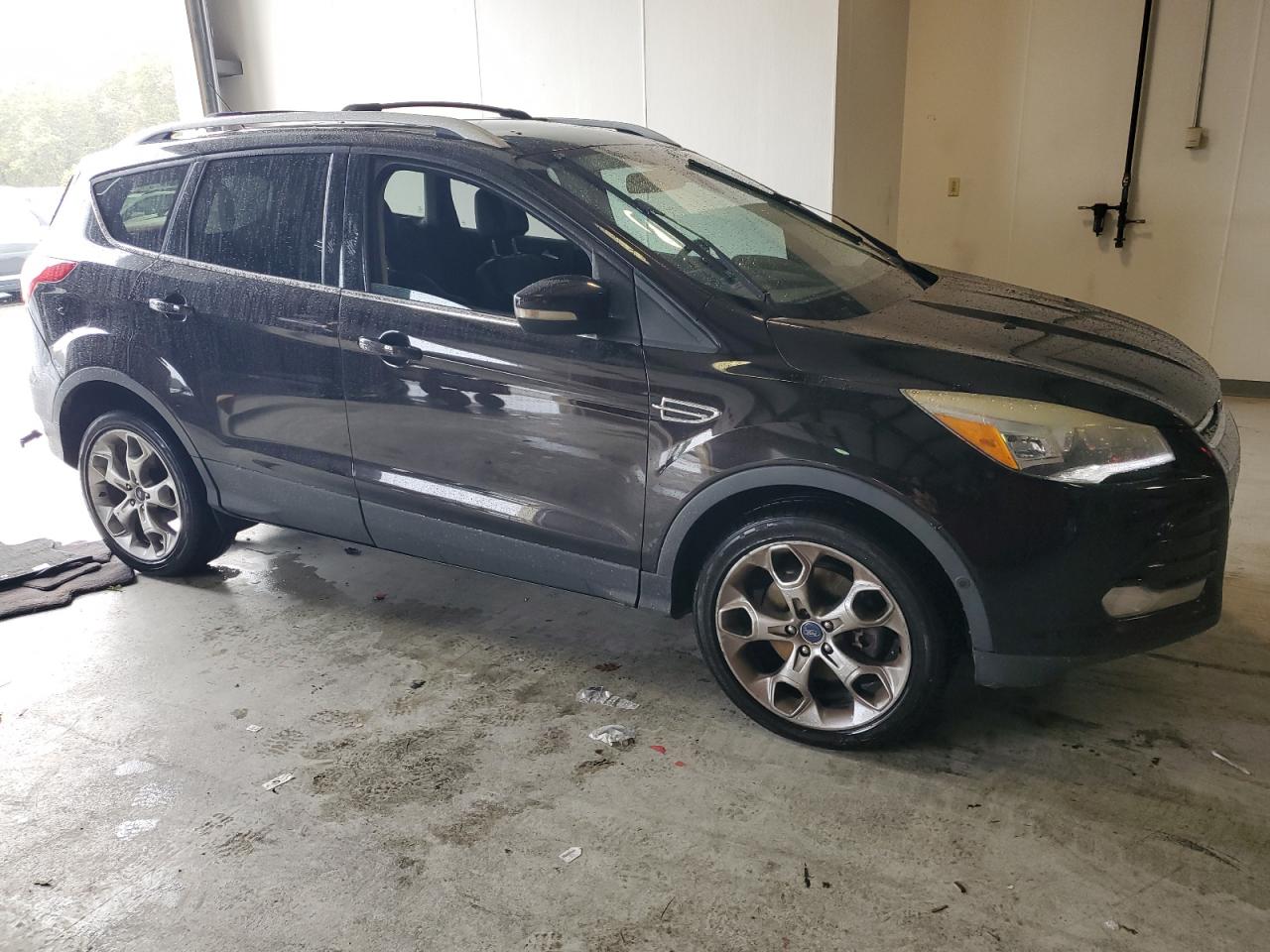 FORD ESCAPE TITANIUM