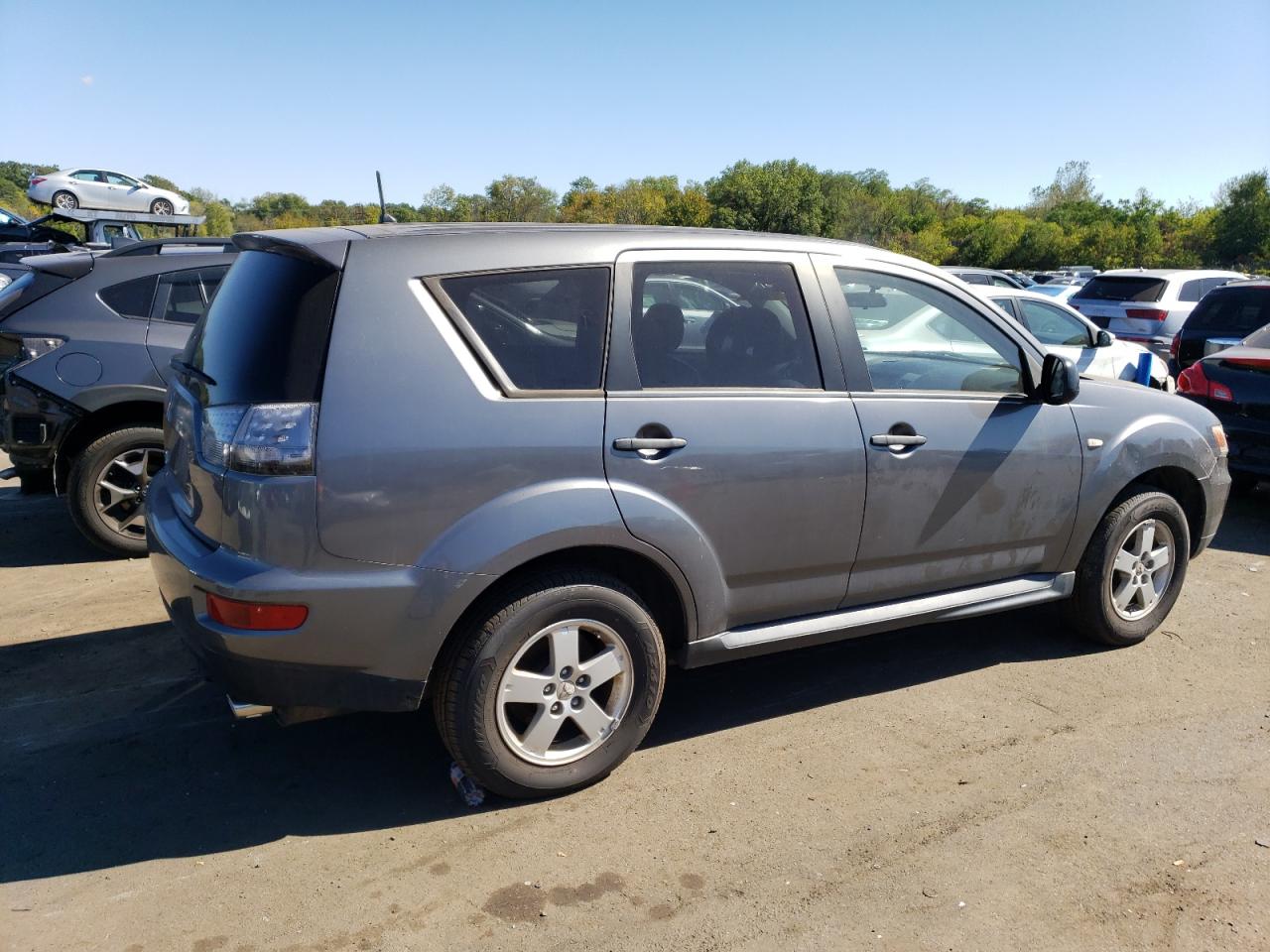 MITSUBISHI OUTLANDER ES