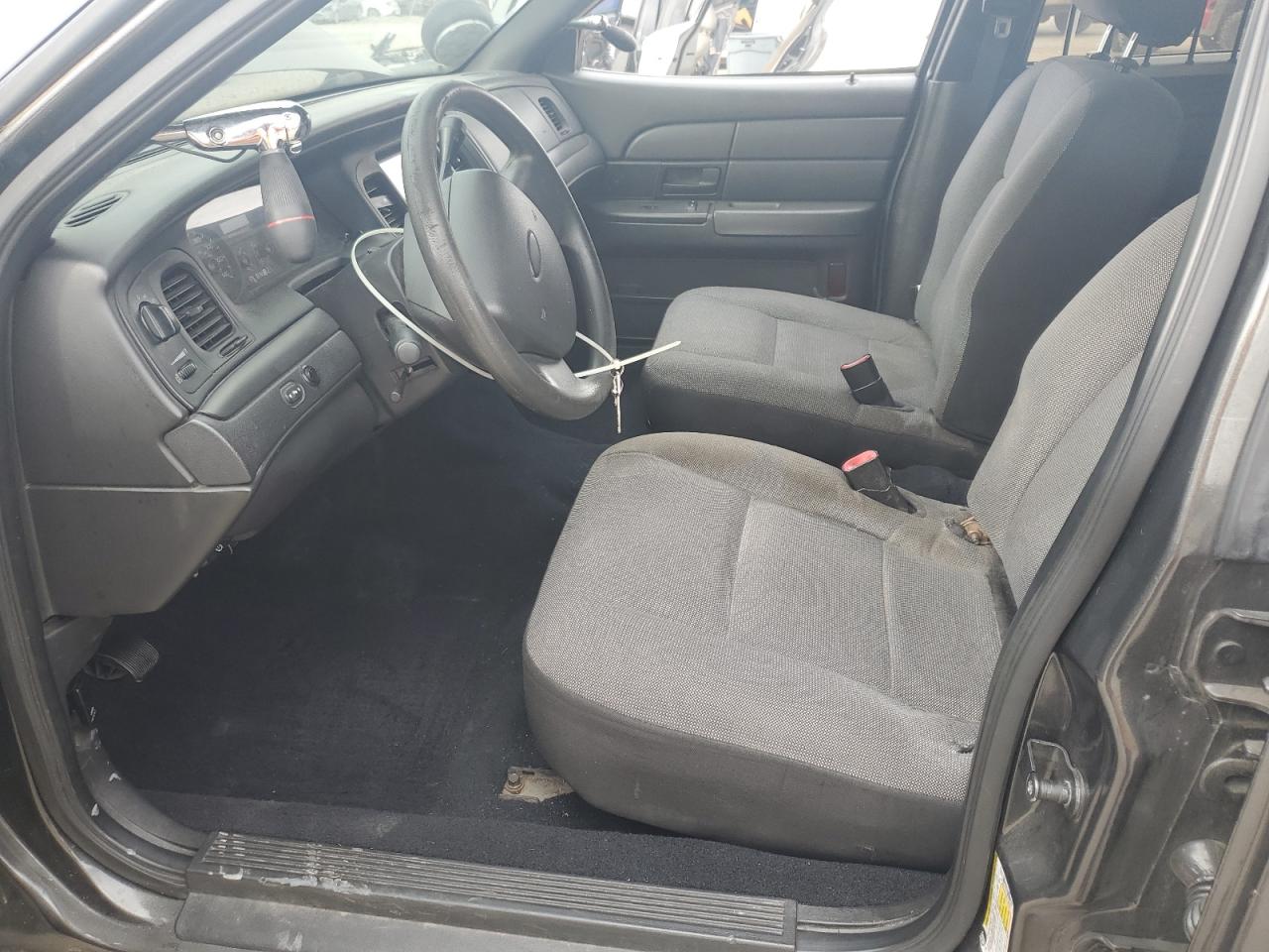 FORD CROWN VICTORIA POLICE INTERCEPTOR