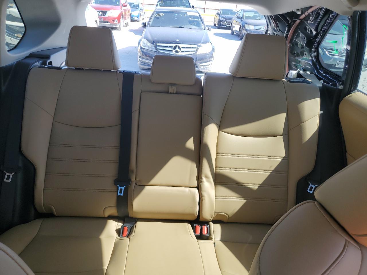 TOYOTA RAV4 XLE PREMIUM