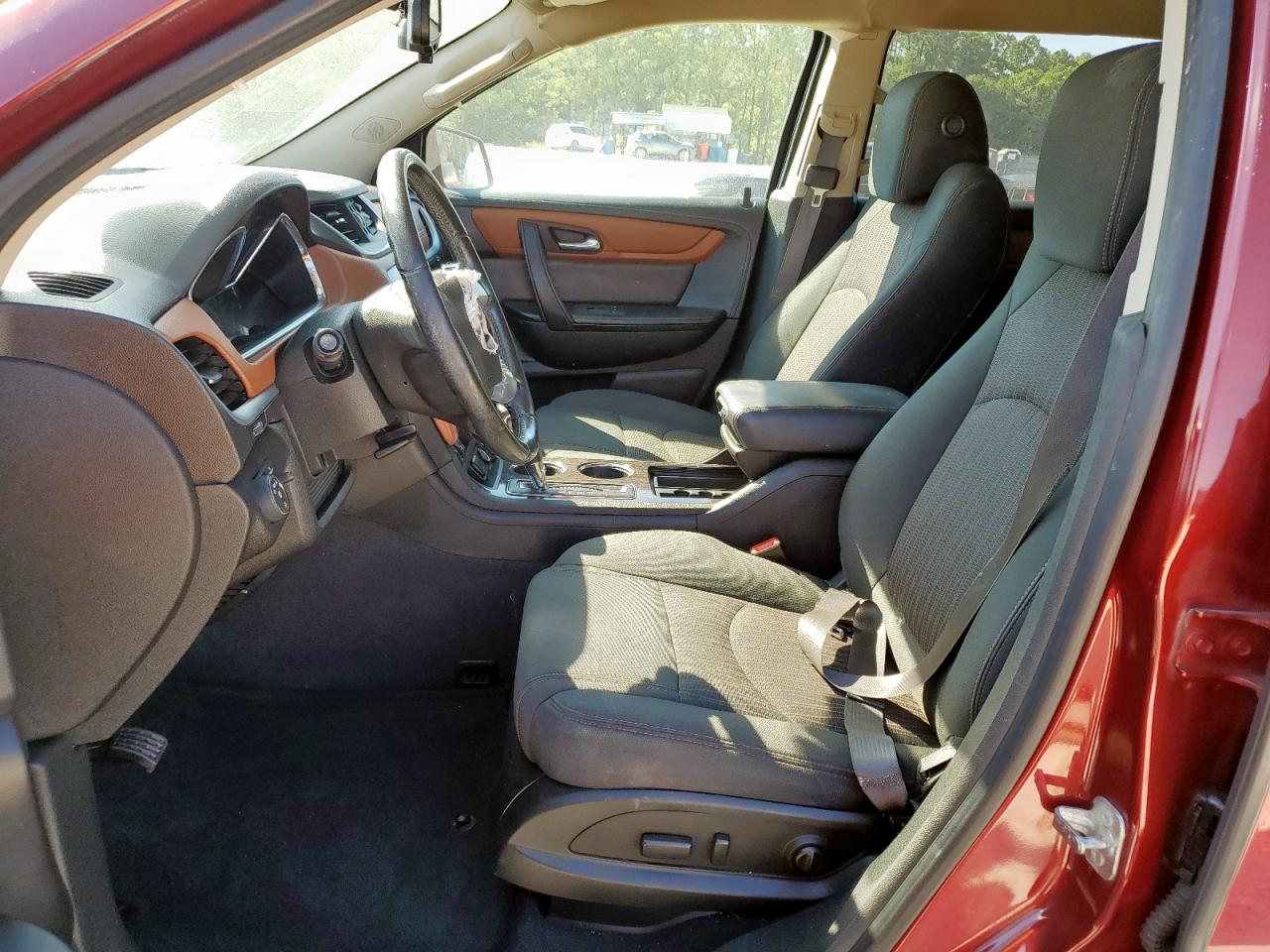 CHEVROLET TRAVERSE LT