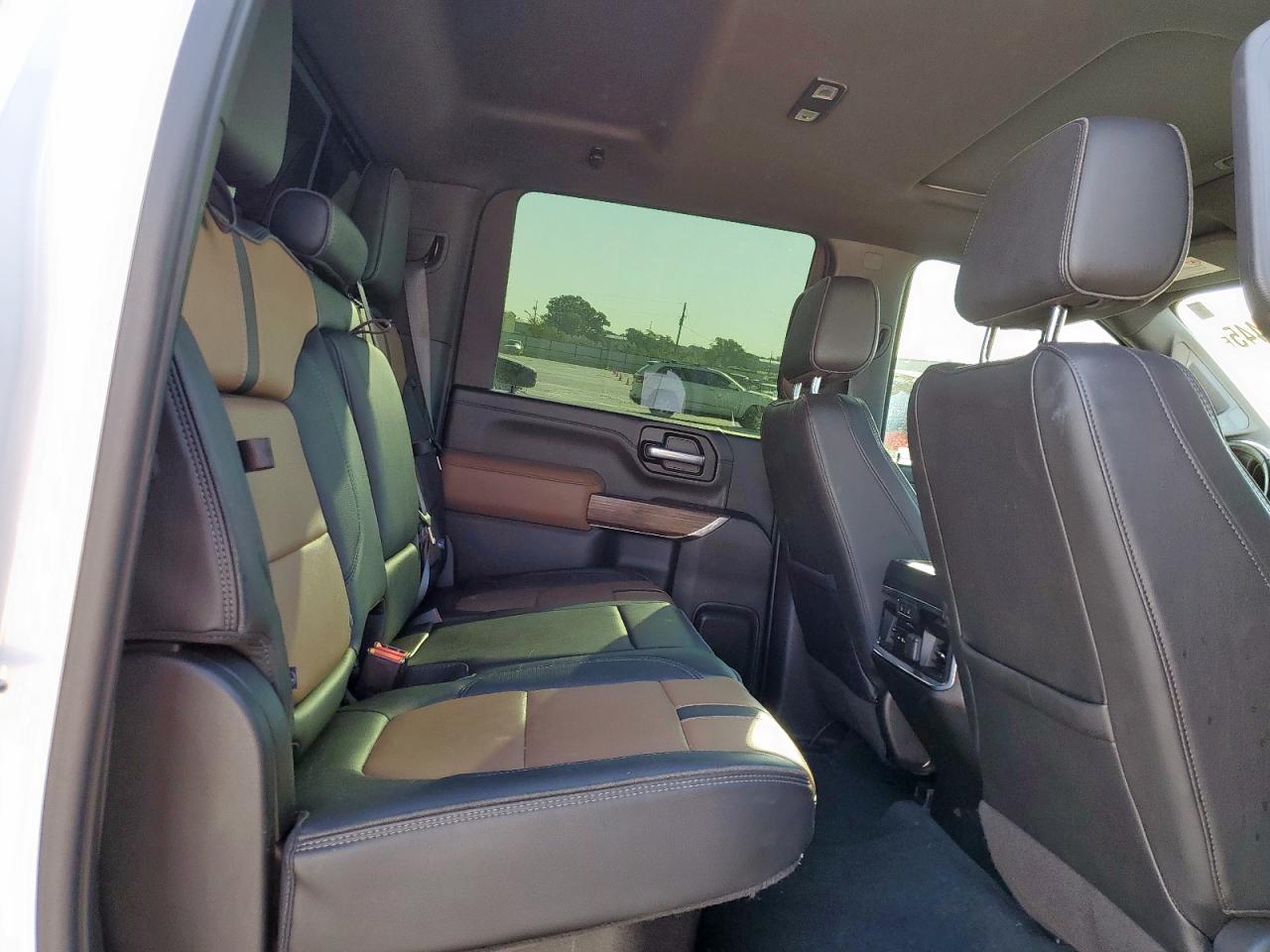 CHEVROLET SILVERADO K2500 HIGH COUNTRY