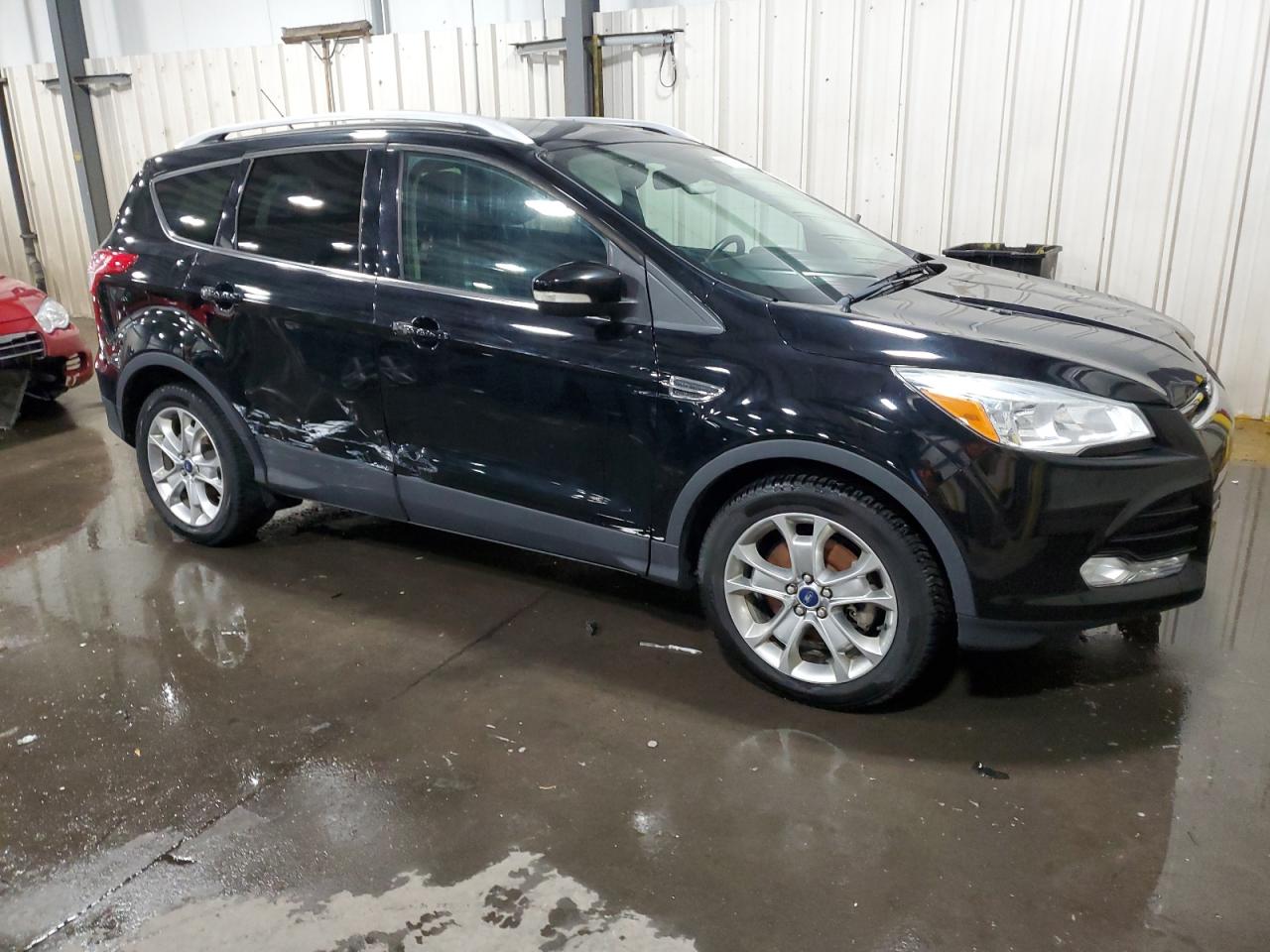FORD ESCAPE TITANIUM