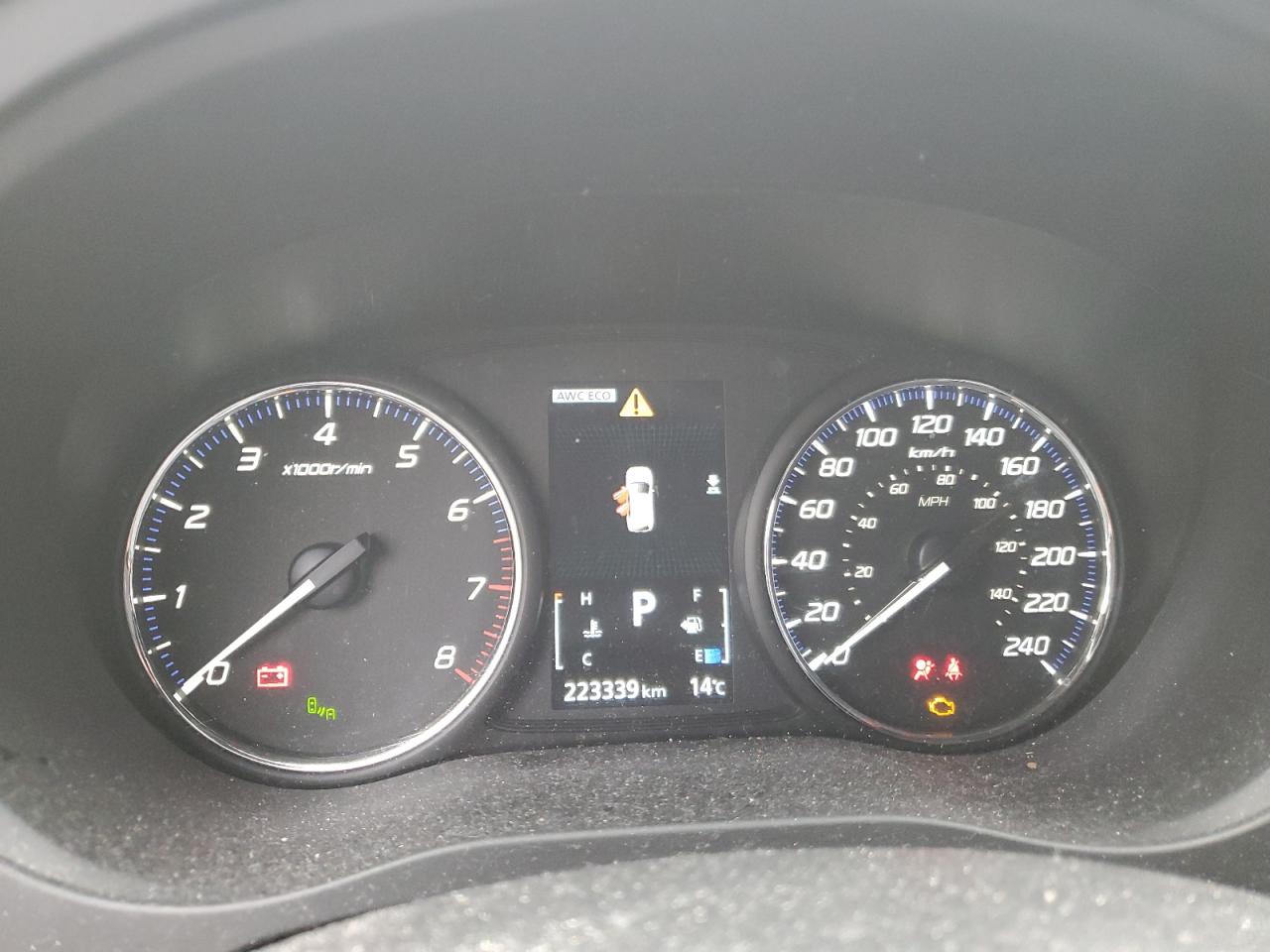 MITSUBISHI OUTLANDER SE