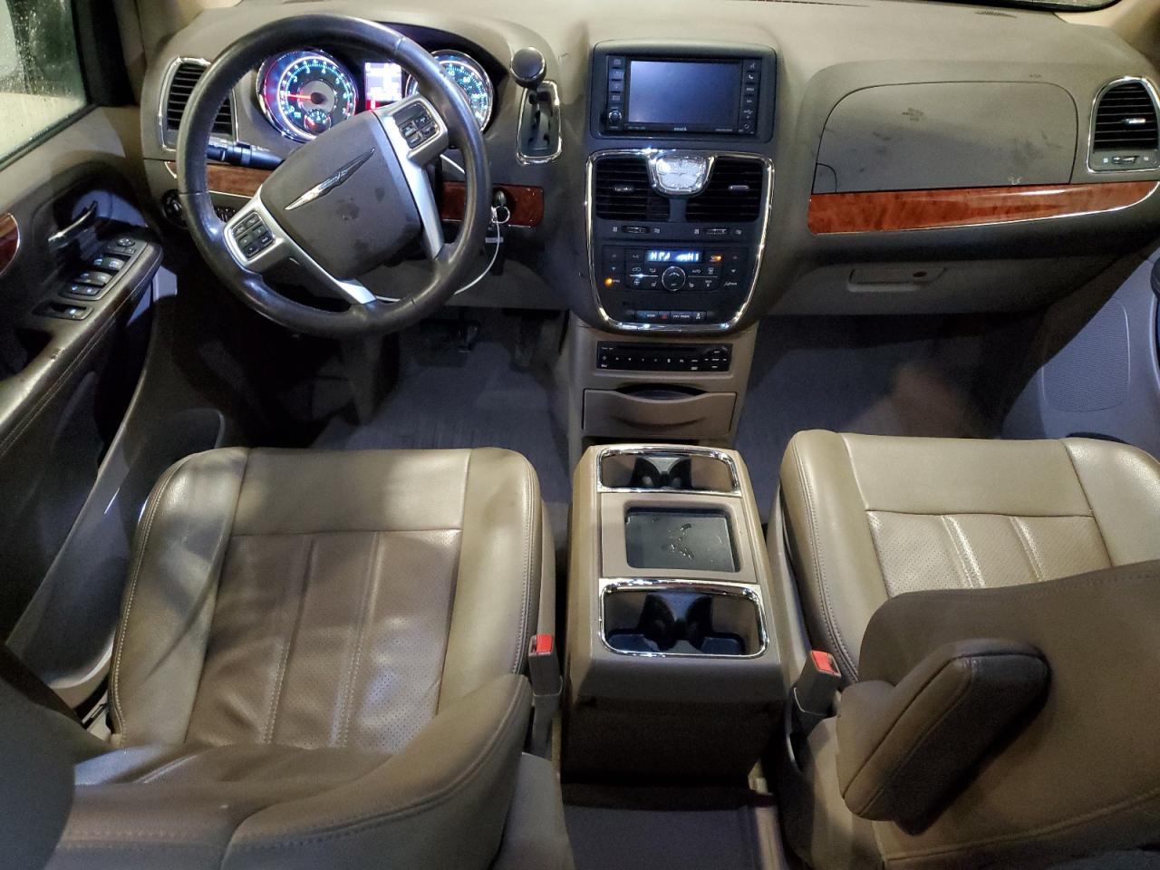 CHRYSLER TOWN & COUNTRY TOURING L