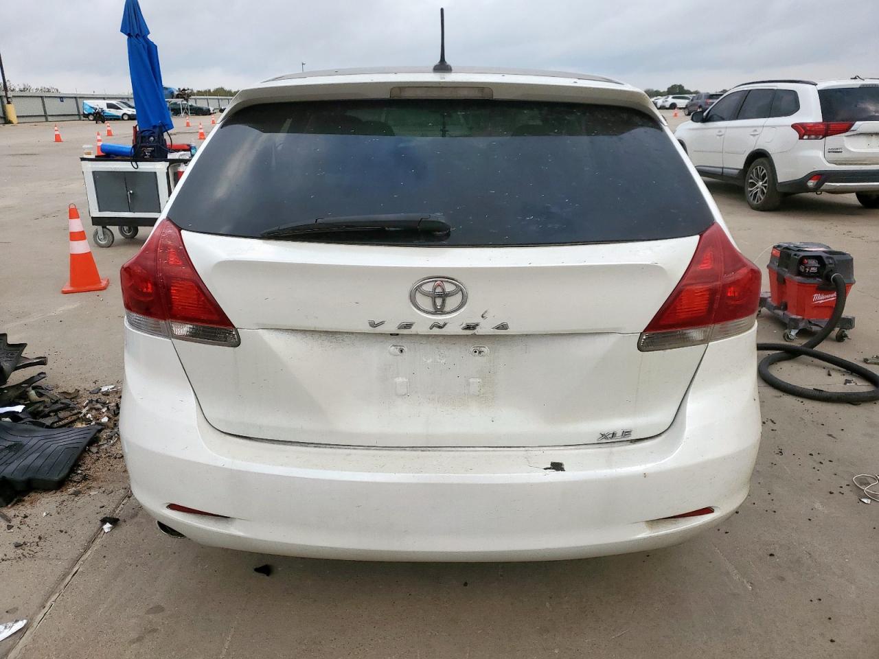 TOYOTA VENZA LE