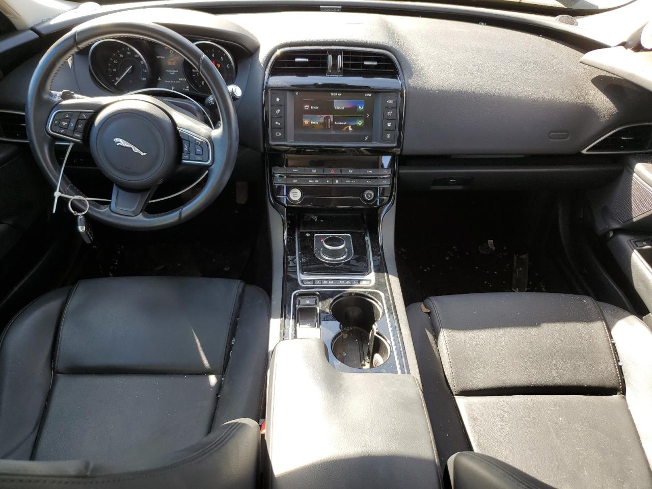JAGUAR XE PREMIUM