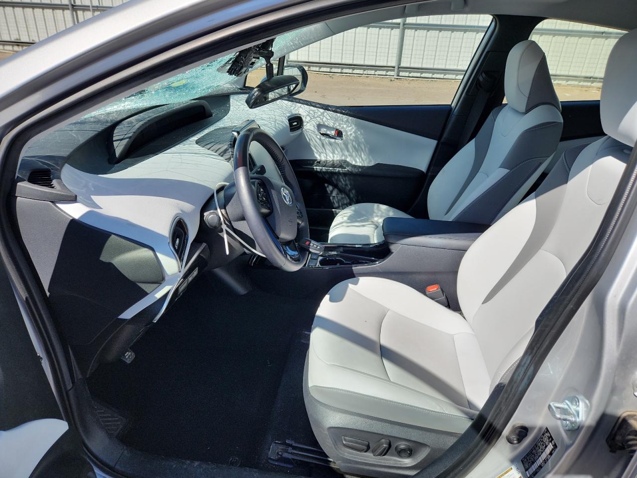 TOYOTA PRIUS PRIME LE