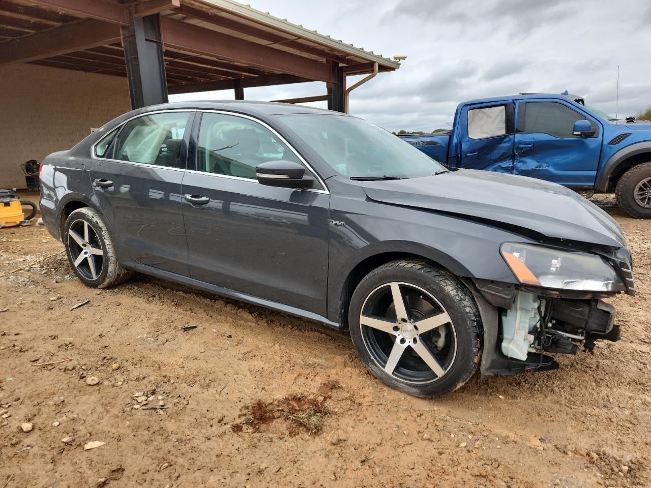 VOLKSWAGEN PASSAT SE