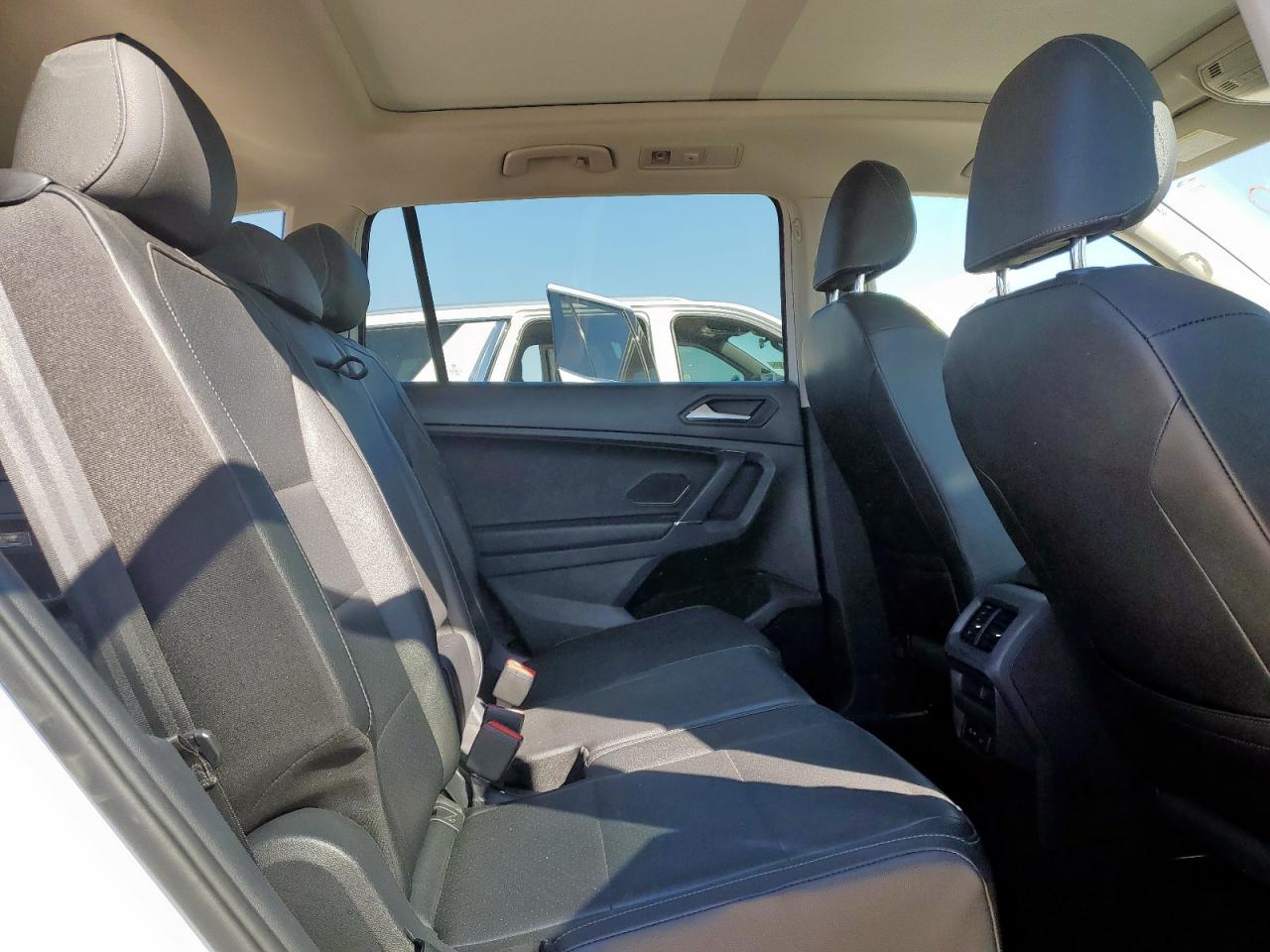 VOLKSWAGEN TIGUAN SE