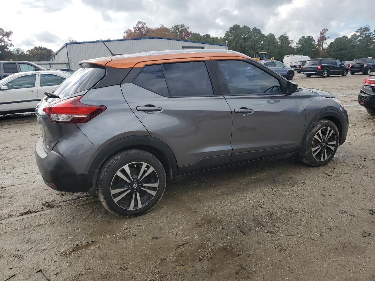 NISSAN KICKS S