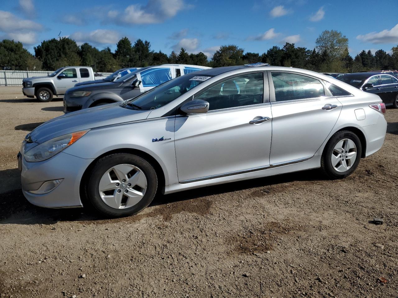 HYUNDAI SONATA HYBRID