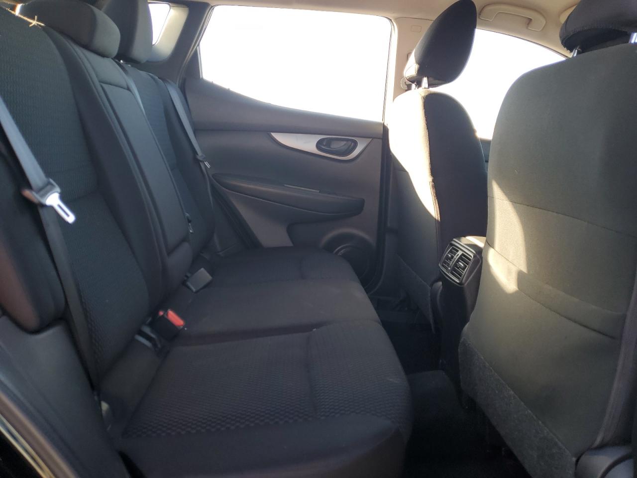 NISSAN ROGUE SPORT S