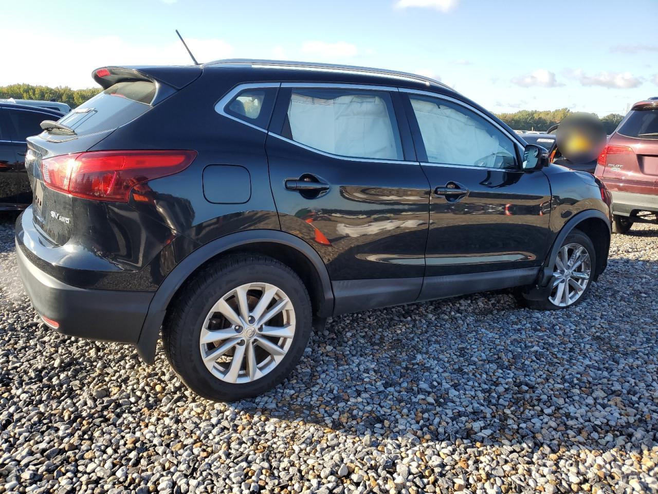 NISSAN ROGUE SPORT S