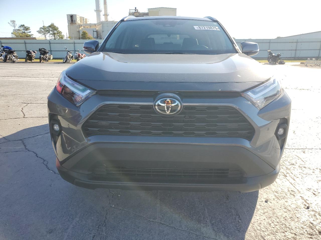 TOYOTA RAV4 XLE PREMIUM