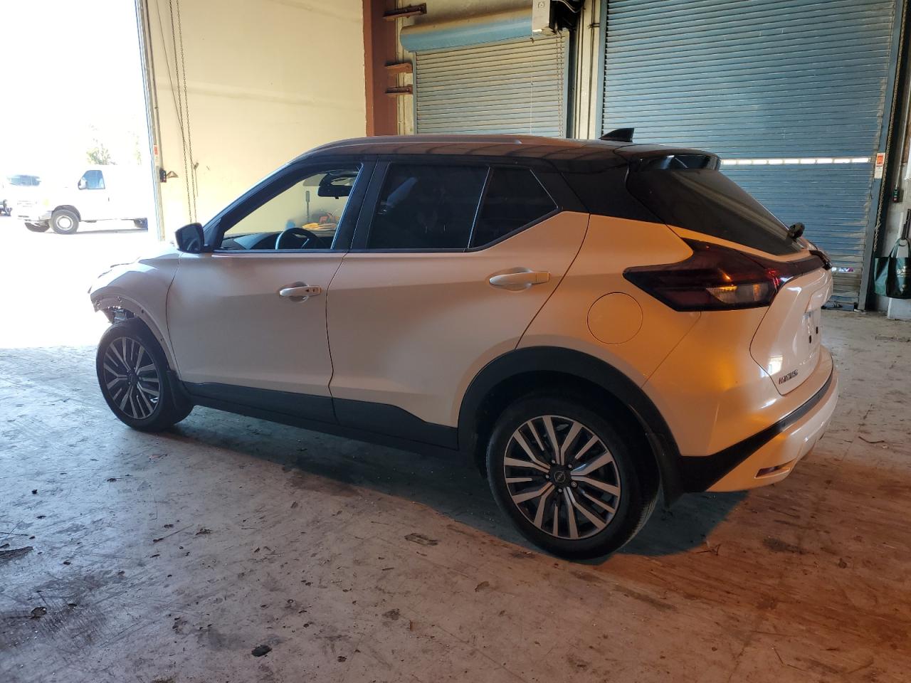 NISSAN KICKS SV