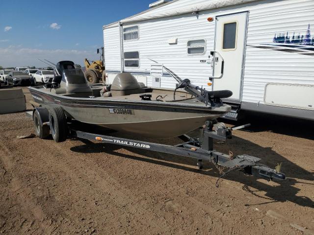 Global Auto Auctions: 2002 TRACKER BOAT