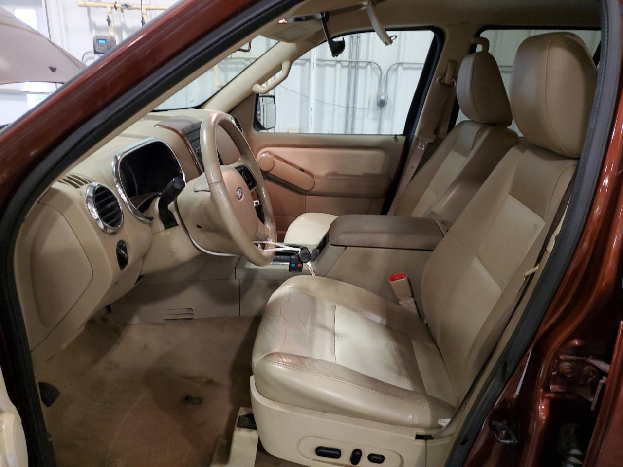 FORD EXPLORER EDDIE BAUER