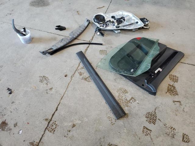 2015 KIA SORENTO LX - 5XYKTCA60FG637526