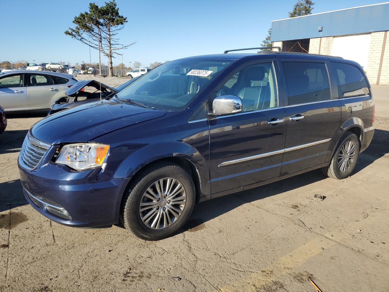 CHRYSLER TOWN & COUNTRY TOURING L