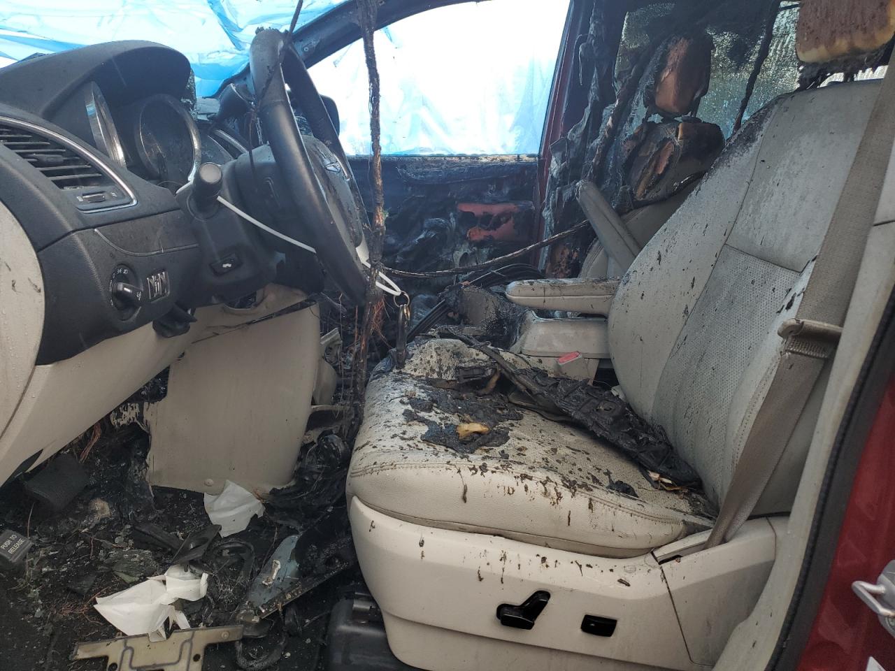 CHRYSLER TOWN & COUNTRY TOURING L