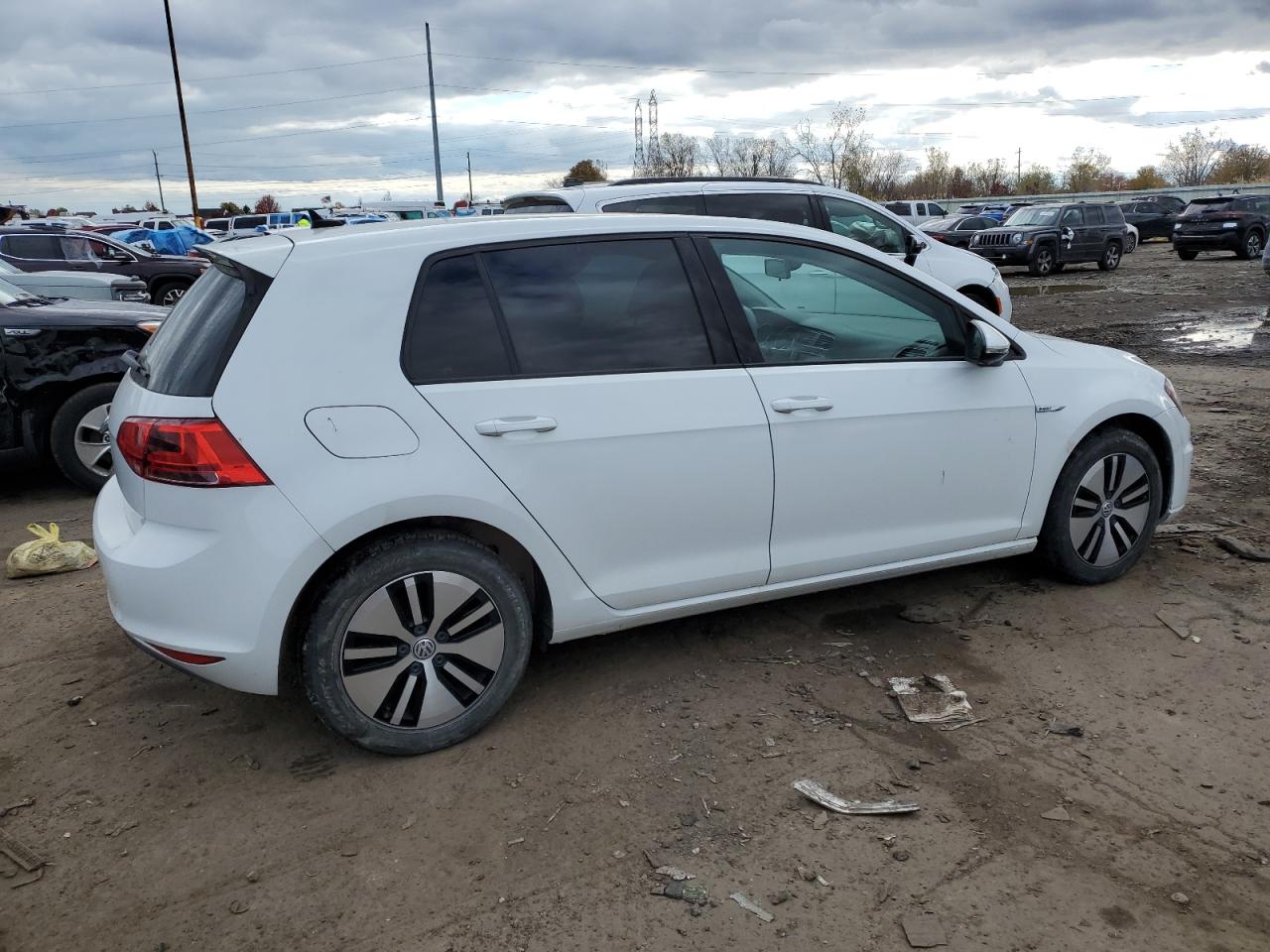 VOLKSWAGEN E-GOLF SE