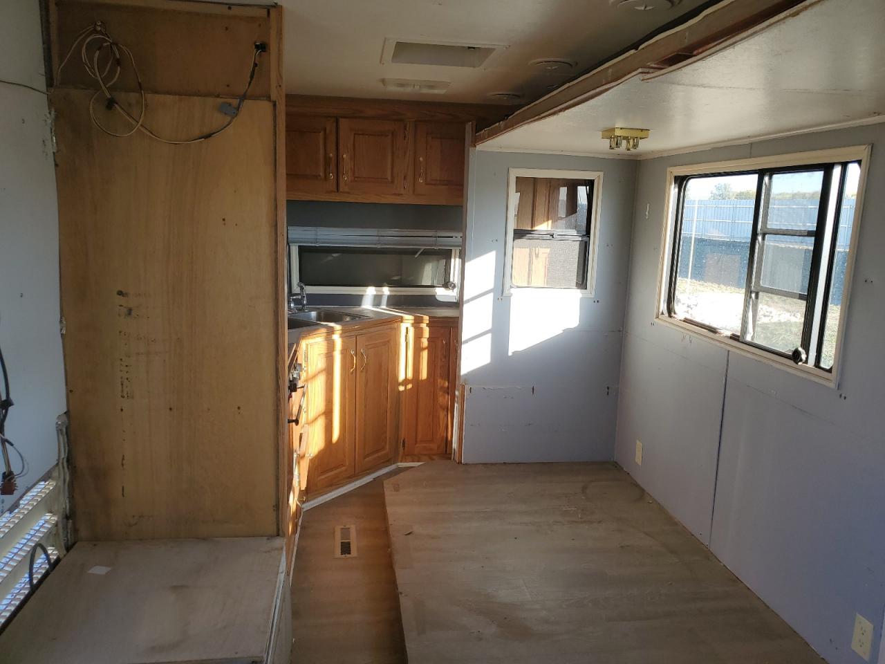 Lot #3270791485 1994 HOLIDAY FREESPIRIT