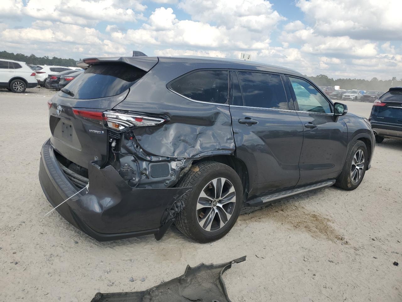 TOYOTA HIGHLANDER HYBRID XLE