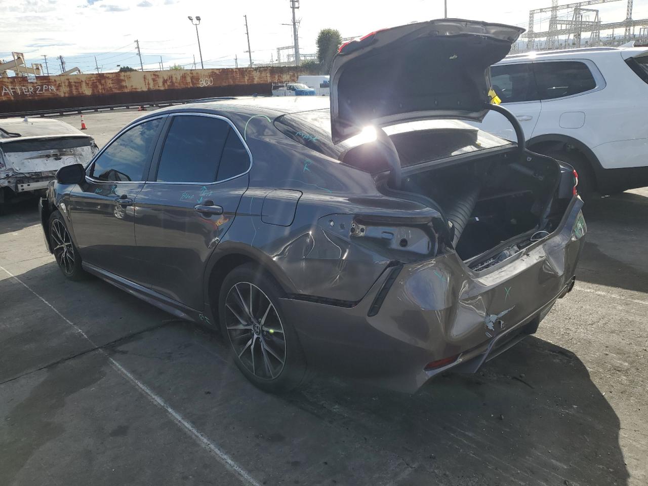 TOYOTA CAMRY SE NIGHT SHADE