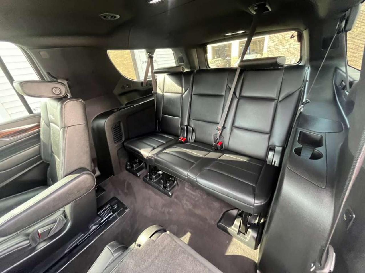 CADILLAC ESCALADE ESV LUXURY
