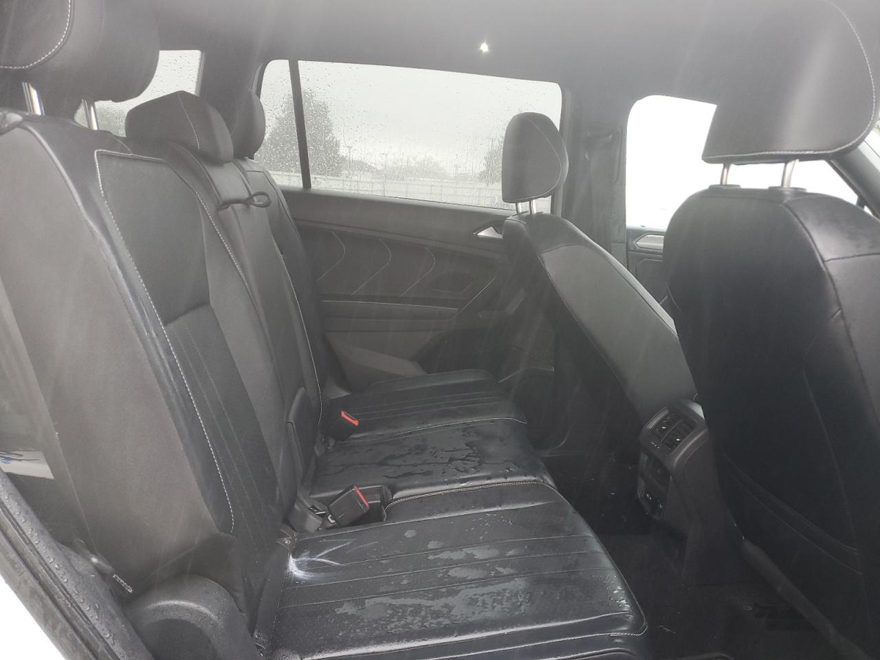 VOLKSWAGEN TIGUAN SE R-LINE BLACK