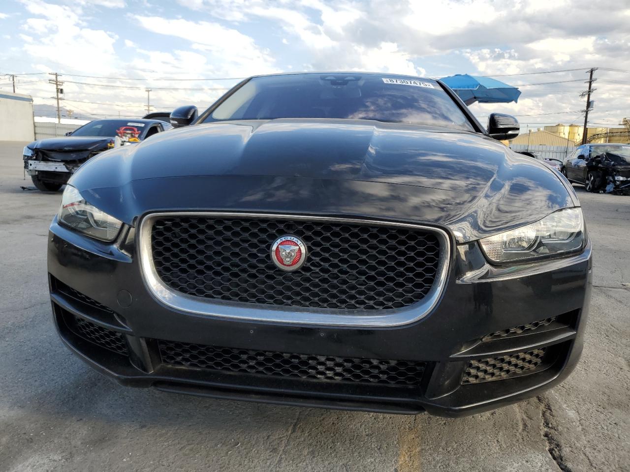 JAGUAR XE