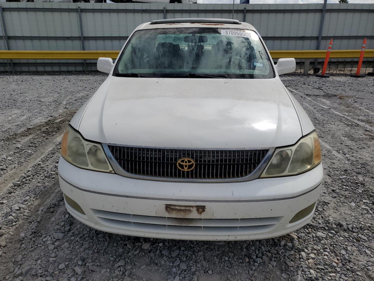 Lot #3298084148 2002 TOYOTA AVALON XL