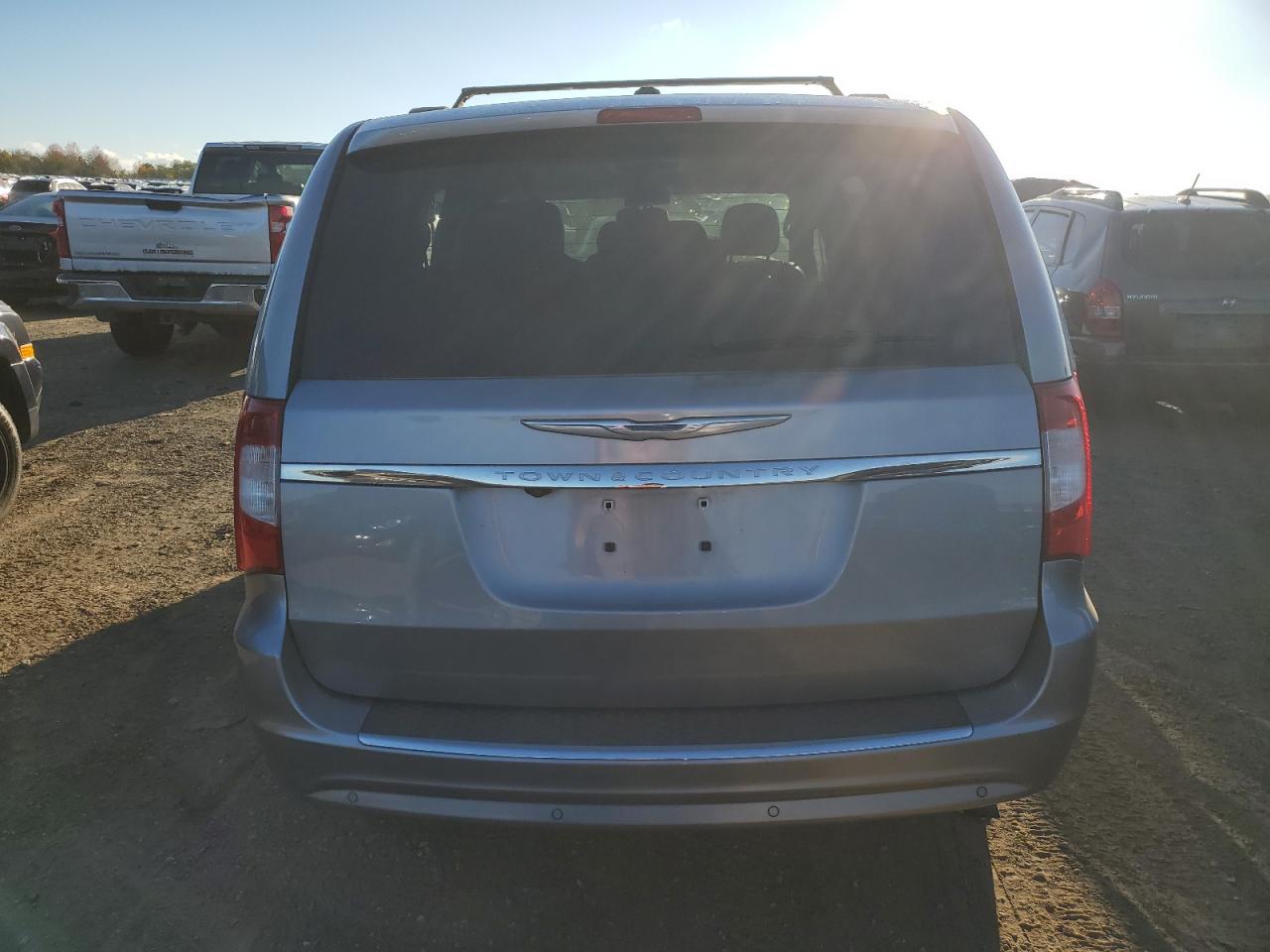 CHRYSLER TOWN & COUNTRY TOURING L