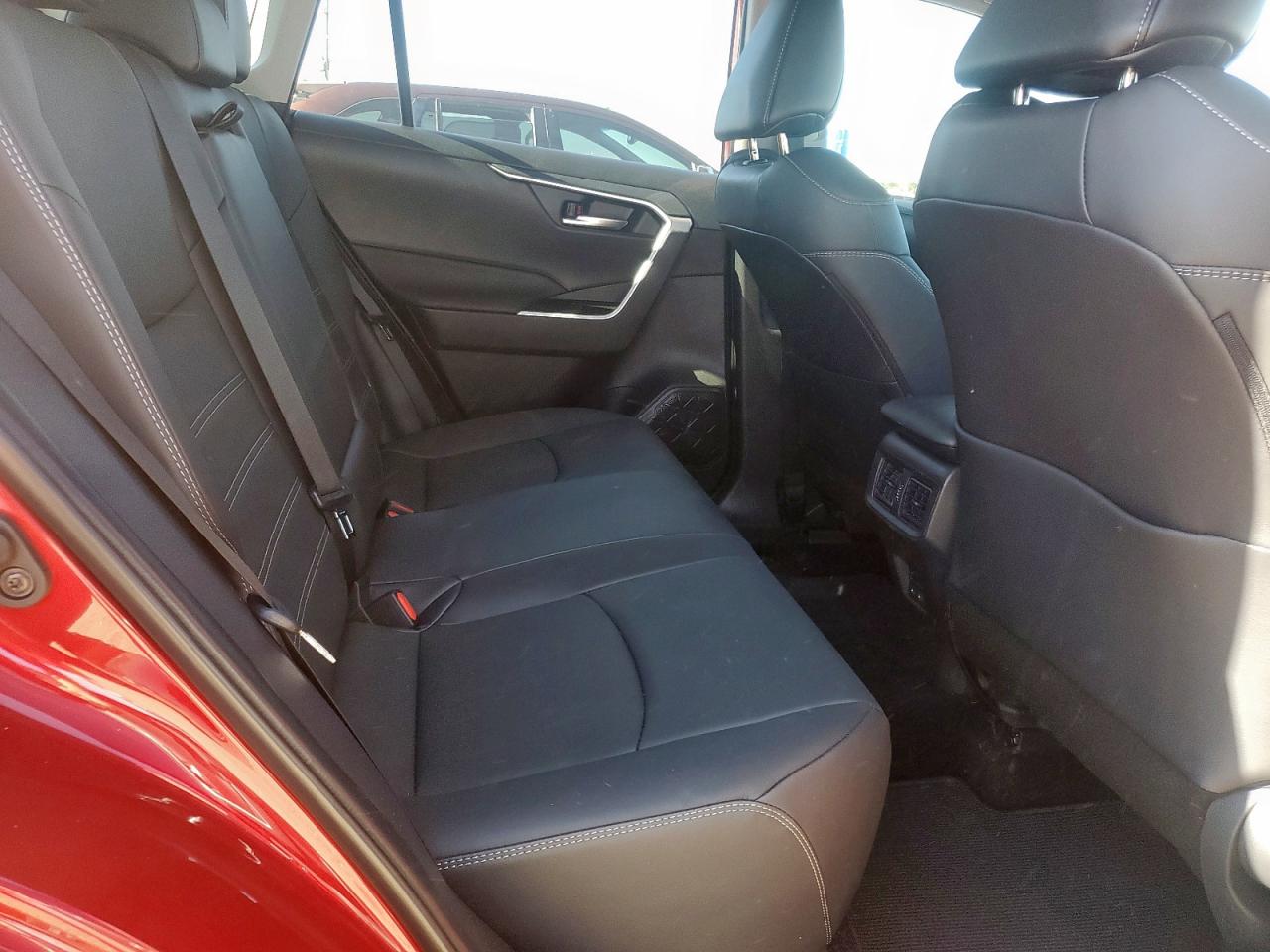 TOYOTA RAV4 XLE PREMIUM