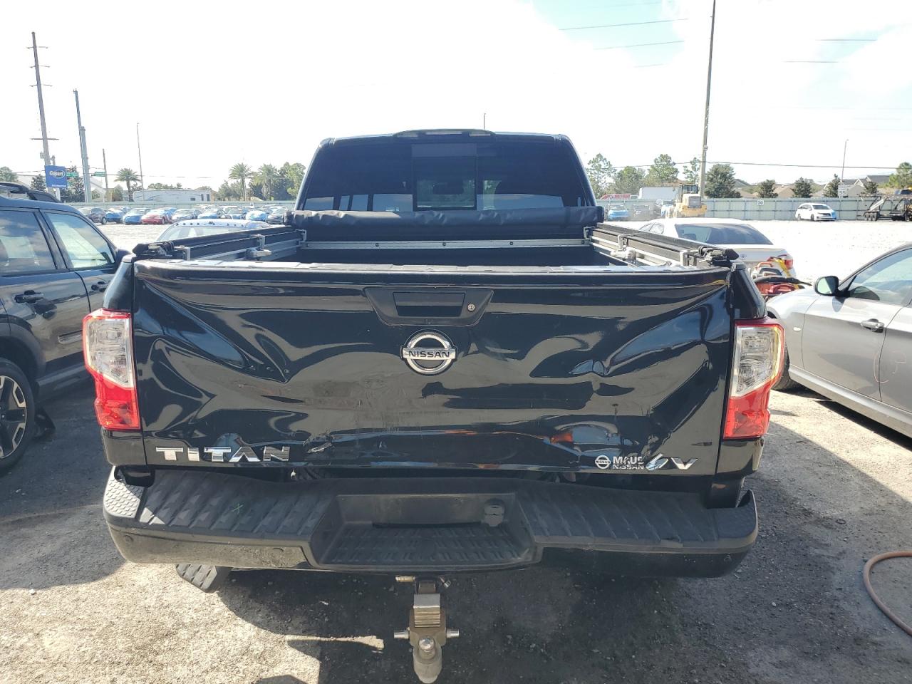 NISSAN TITAN SL
