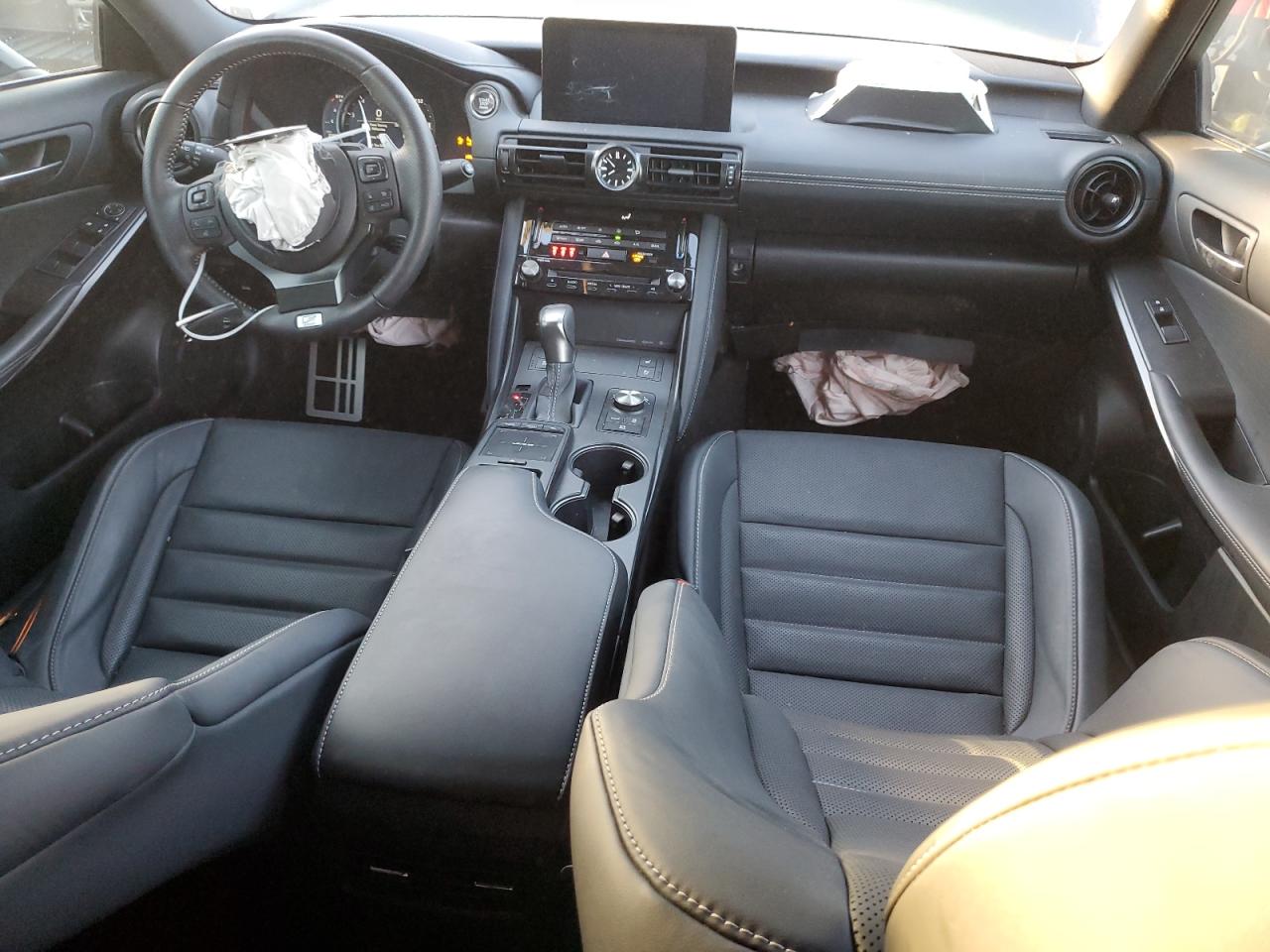 LEXUS IS 350 F SPORT DESIGN