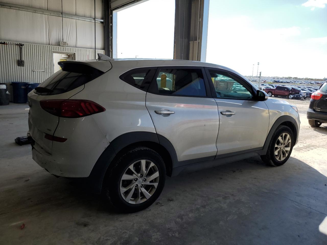 HYUNDAI TUCSON SE