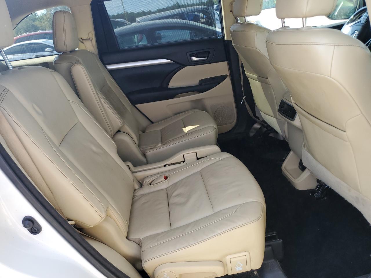 TOYOTA HIGHLANDER XLE