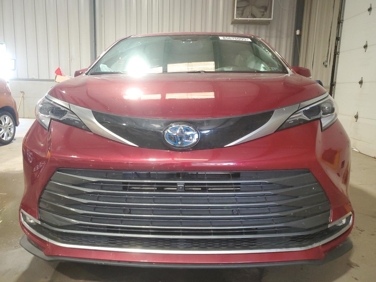 TOYOTA SIENNA LIMITED