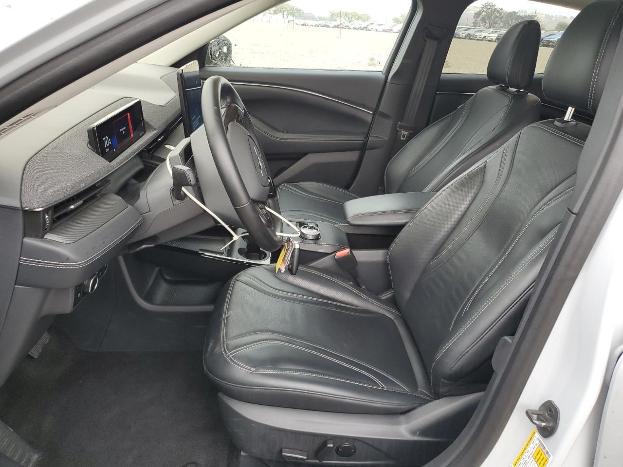 FORD MUSTANG PREMIUM