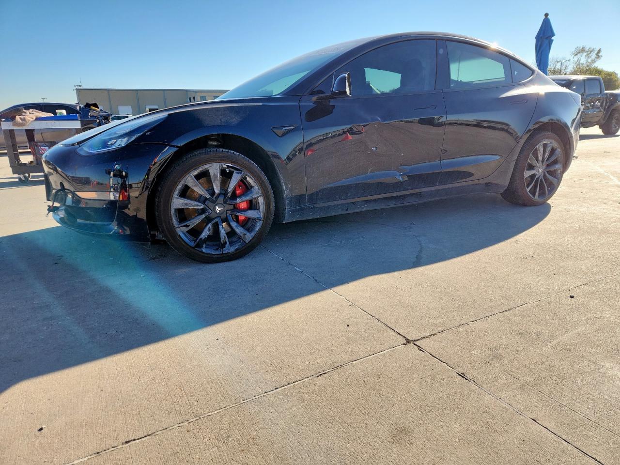 TESLA MODEL 3