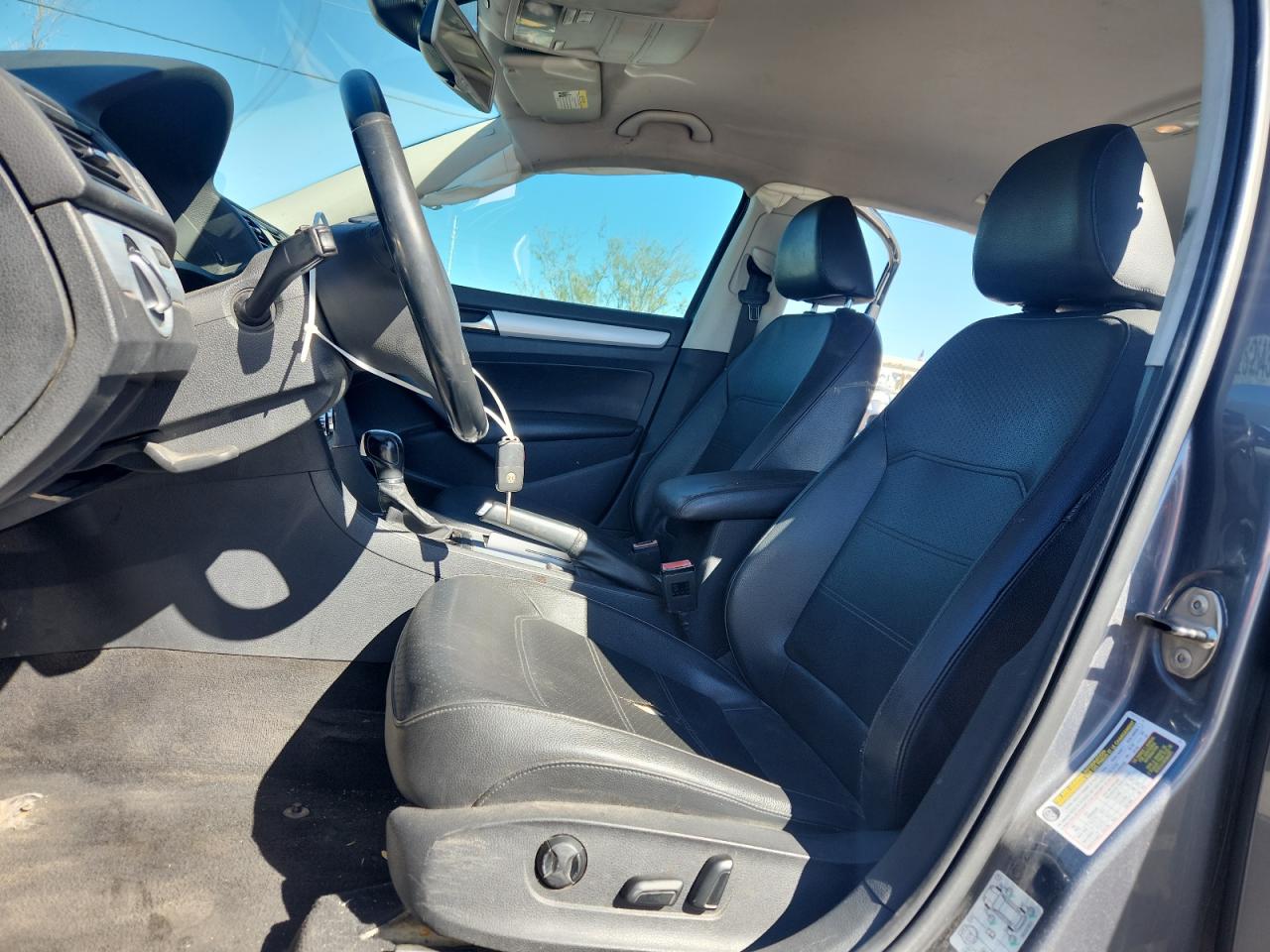 VOLKSWAGEN PASSAT SE