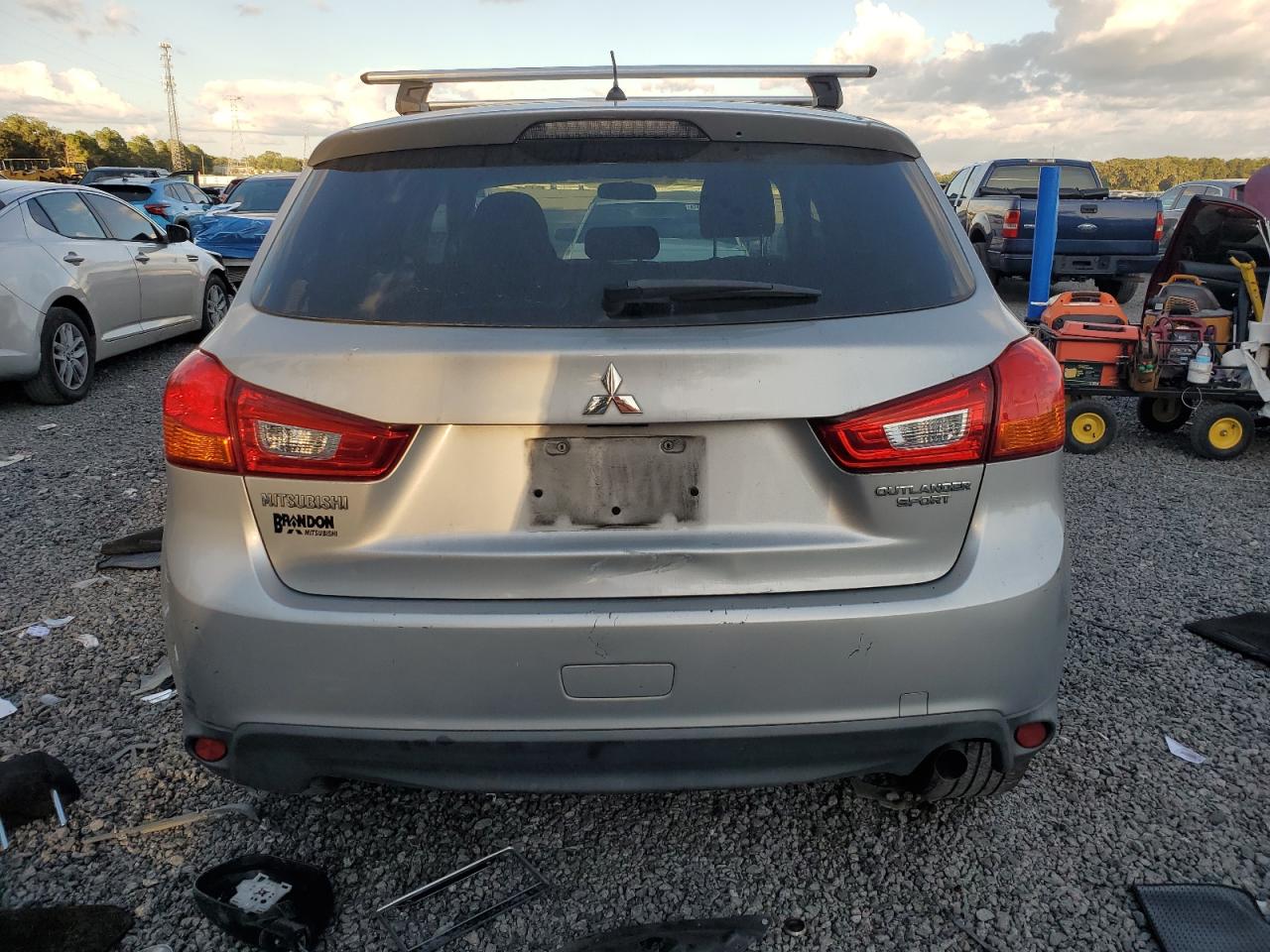 MITSUBISHI OUTLANDER ES