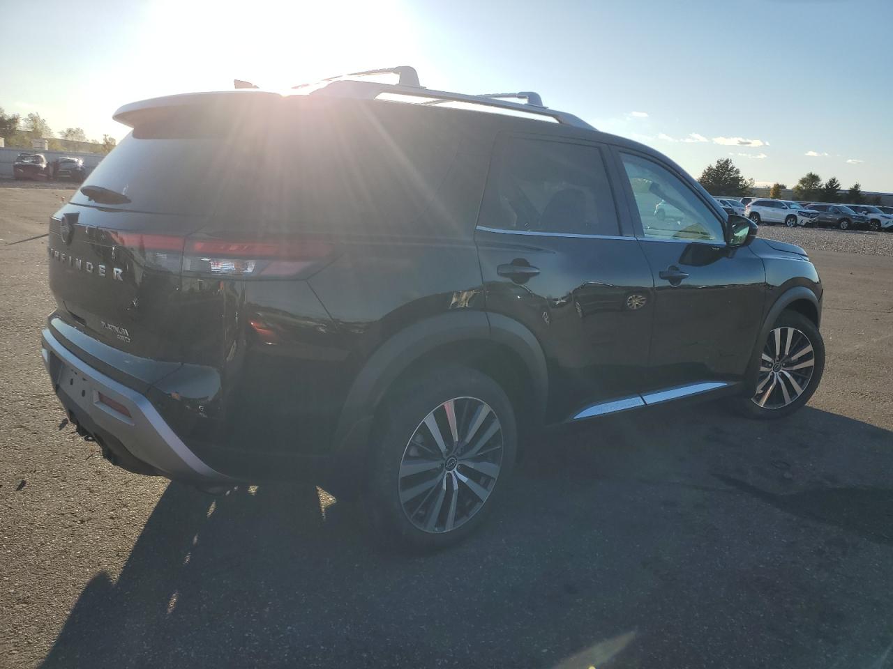 NISSAN PATHFINDER PLATINUM