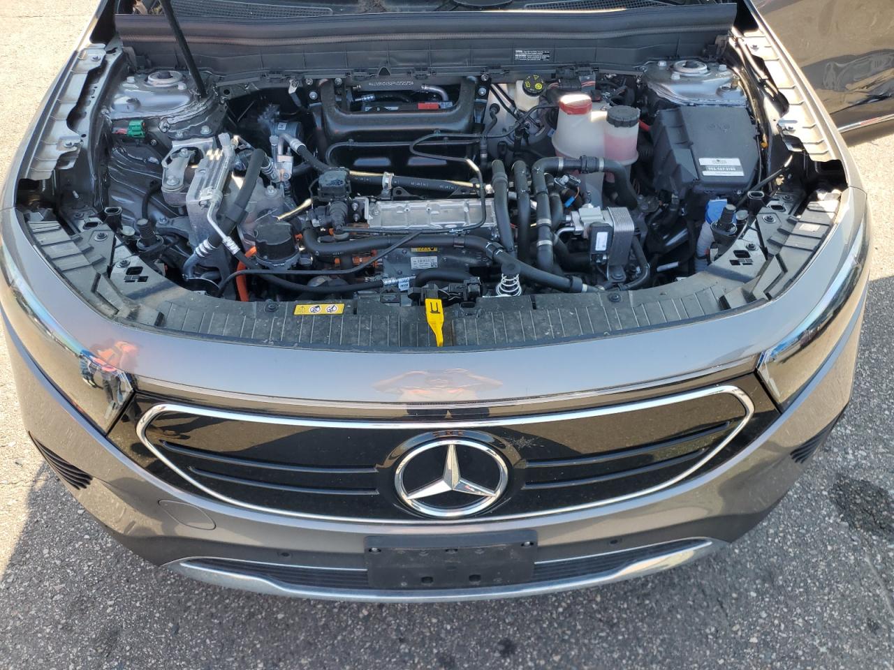 MERCEDES-BENZ EQB 300 4MATIC