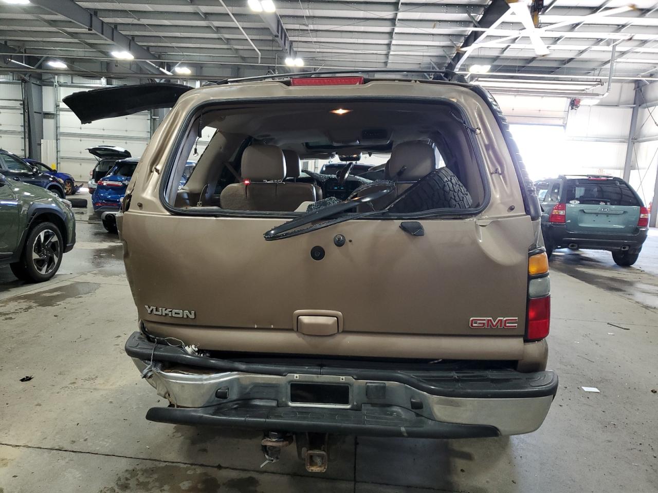 Lot #3286703283 2004 GMC YUKON