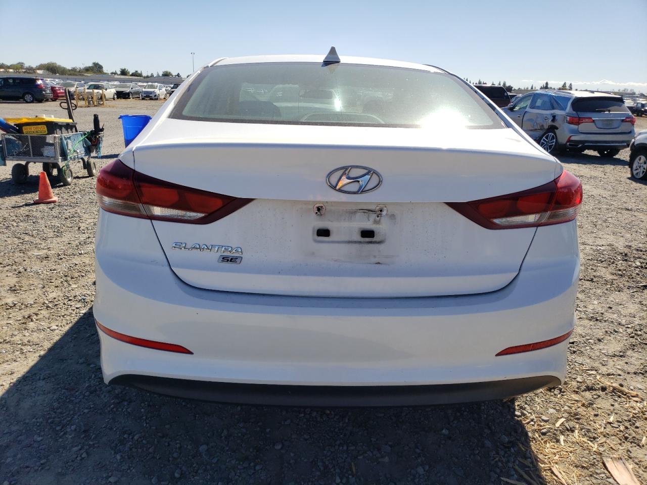 HYUNDAI ELANTRA SE