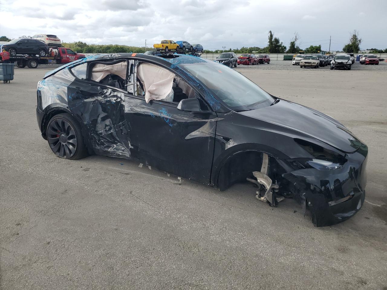 TESLA MODEL Y