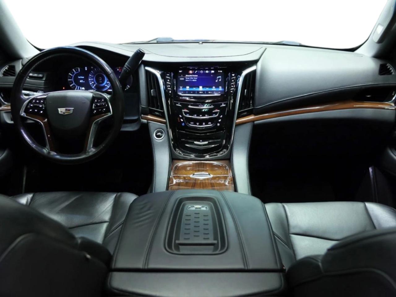 CADILLAC ESCALADE LUXURY